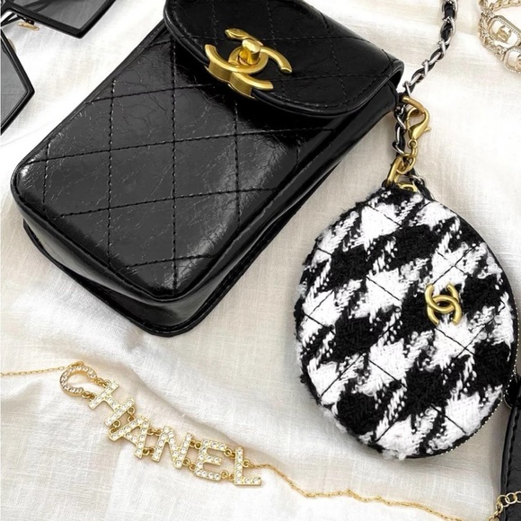 CHANEL VIP GWP Black Quilted Crossbody Phone Bag with Houndstooth Coin Pouch - Picture 13 of 16